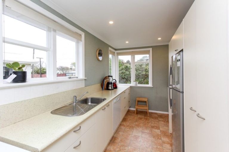 Photo of property in 6 Blackmore Street, Lynmouth, New Plymouth, 4310