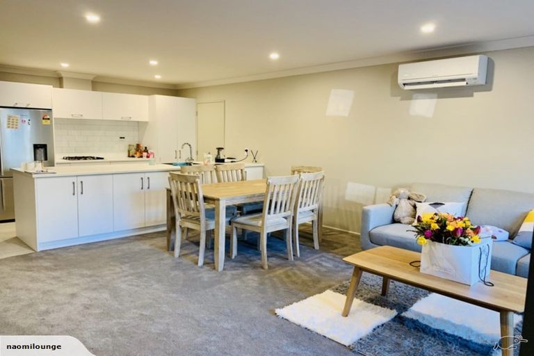 Photo of property in 21 Brindle Way, Newlands, Wellington, 6037