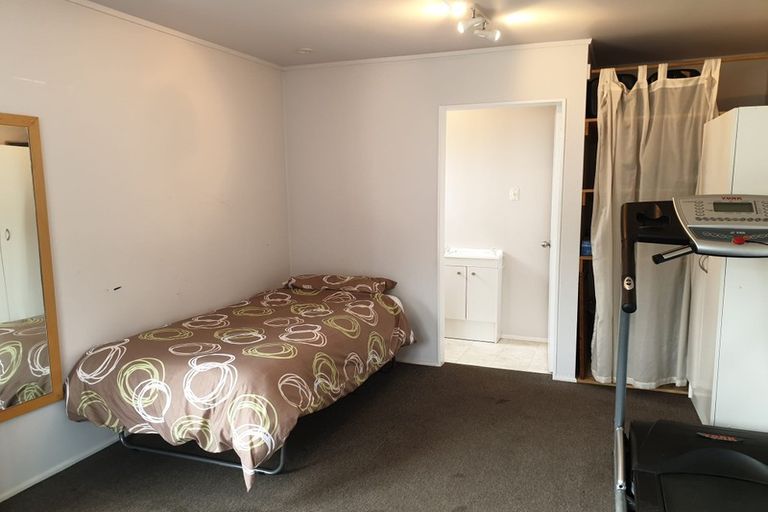 Photo of property in 352 Main Road, Tawa, Wellington, 5028