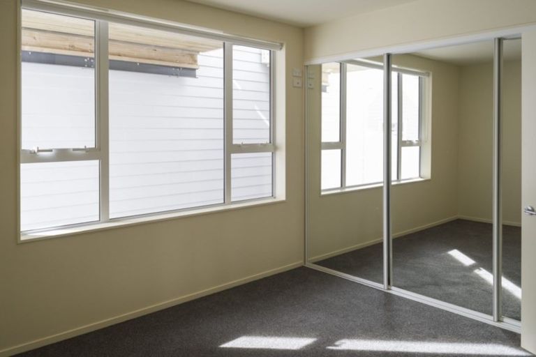 Photo of property in Pirie Street Townhouses, 18/35 Pirie Street, Mount Victoria, Wellington, 6011
