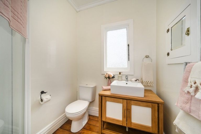 Photo of property in 15 Kowhai Avenue, Takaro, Palmerston North, 4410