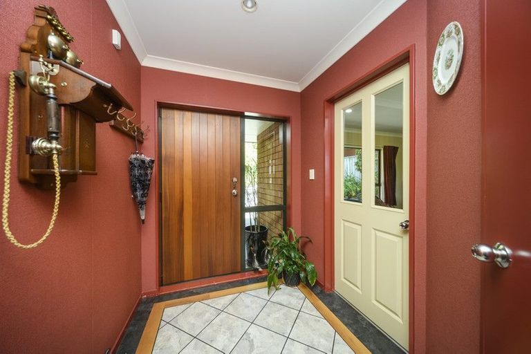 Photo of property in 53 Pacific Drive, Fitzherbert, Palmerston North, 4410