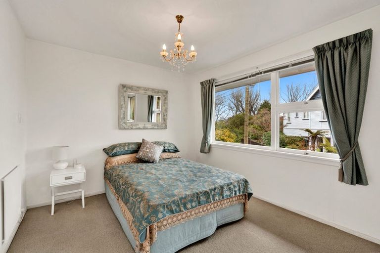 Photo of property in 2/2a Medbury Terrace, Fendalton, Christchurch, 8041