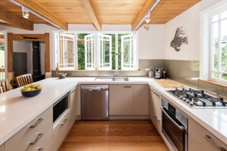 Photo of property in 37a Trelawn Place, Cockle Bay, Auckland, 2014