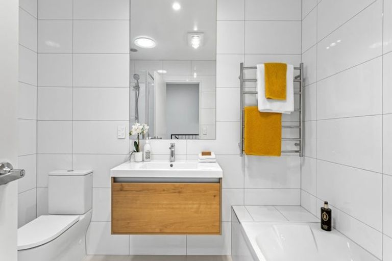 Photo of property in 14 Port Way, Rosehill, Papakura, 2113