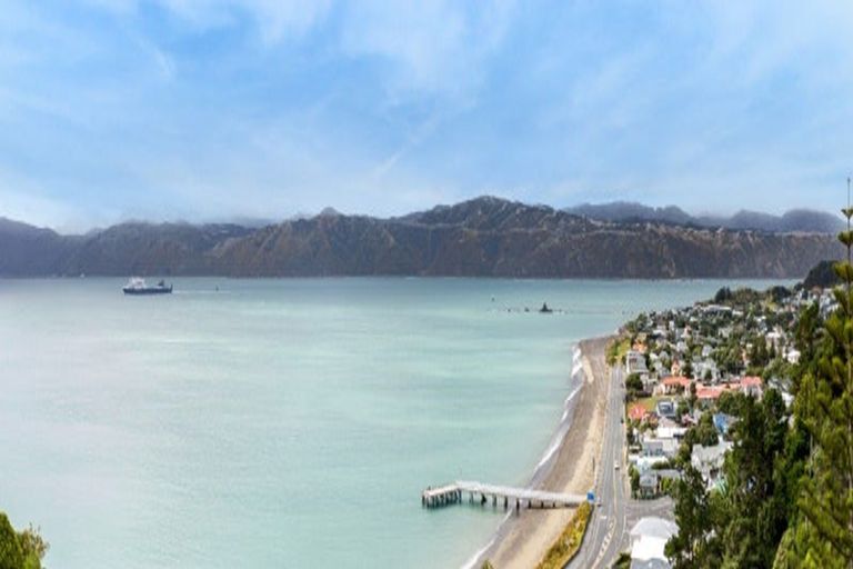 Photo of property in 29b Newport Terrace, Seatoun, Wellington, 6022