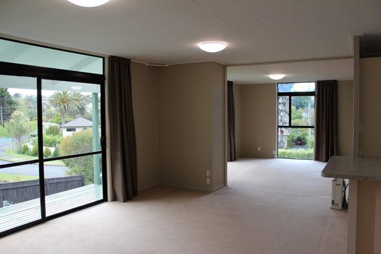 Photo of property in 1/6 Lyons Avenue, Murrays Bay, Auckland, 0630