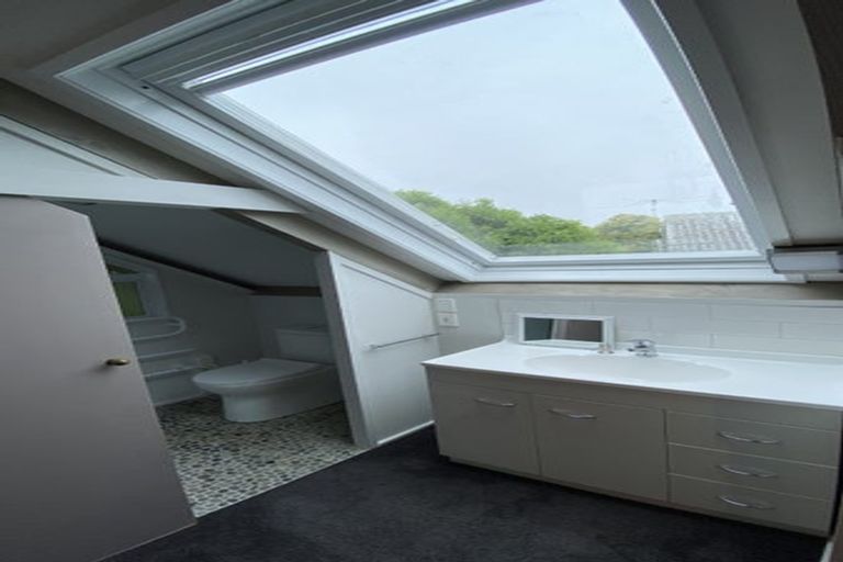 Photo of property in 2/555 East Coast Road, Browns Bay, Auckland, 0630