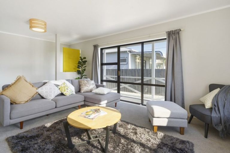 Photo of property in 20 Elizabeth Street, Moera, Lower Hutt, 5010