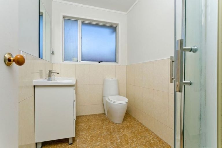 Photo of property in 20 Kapiti Place, Sunnynook, Auckland, 0620