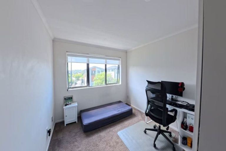 Photo of property in 11 Pihoihoi Place, Hobsonville, Auckland, 0616