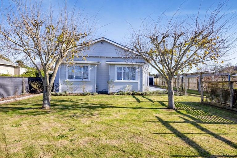 Photo of property in 37 Dixon Avenue, Hawera, 4610
