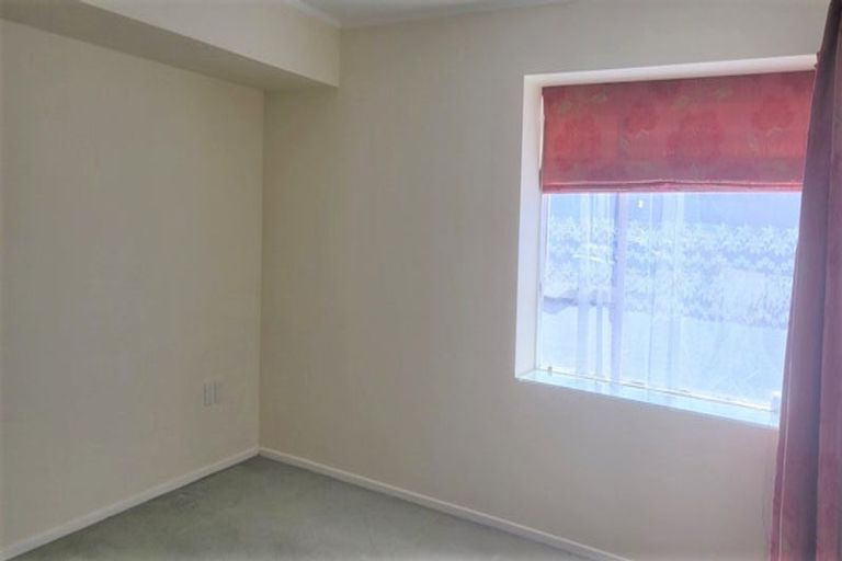 Photo of property in 28 Cambridge Street, Tawa, Wellington, 5028