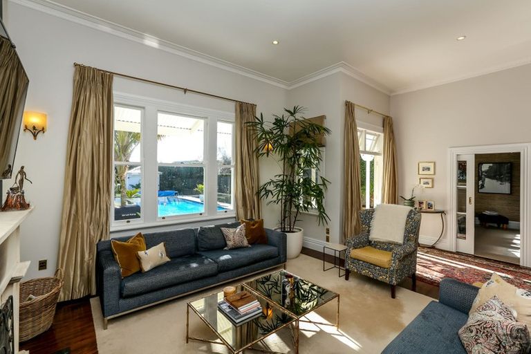 Photo of property in 16 Shortland Street, Lower Vogeltown, New Plymouth, 4310