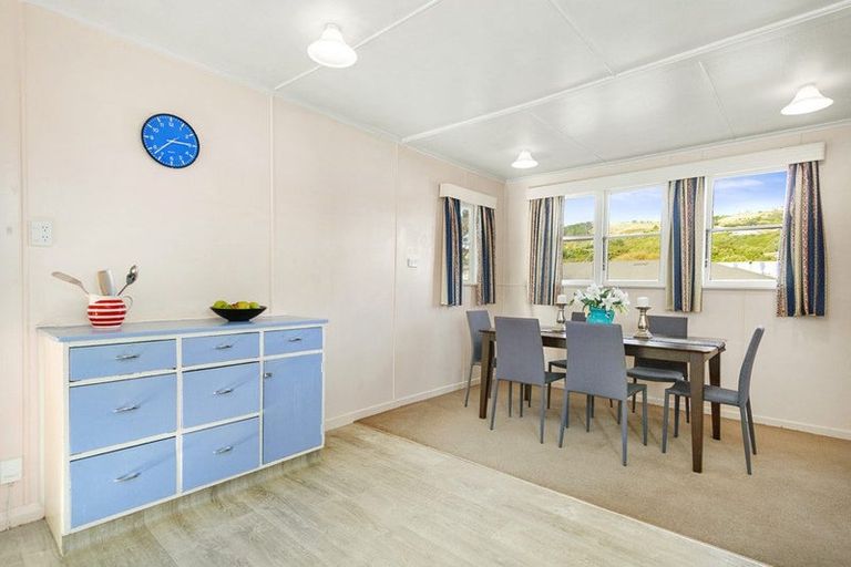 Photo of property in 83 Oxford Street, Tawa, Wellington, 5028
