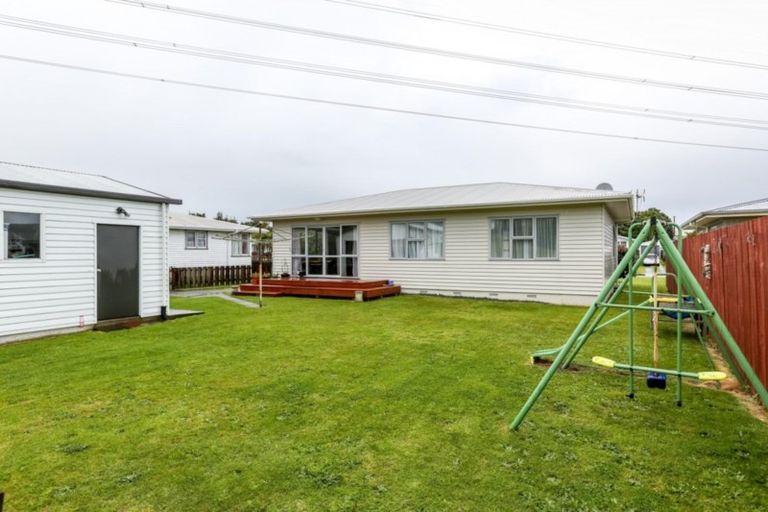 Photo of property in 13 Tohora Place, Spotswood, New Plymouth, 4310