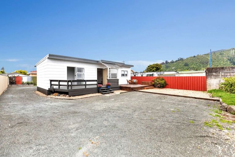 Photo of property in 15a Kawaha Point Road, Fairy Springs, Rotorua, 3015