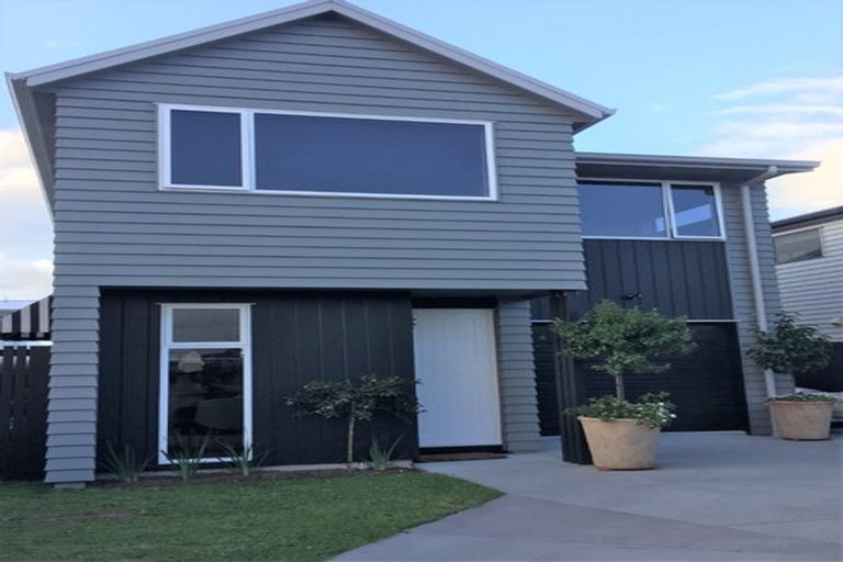 Photo of property in 94 Franks Way, Papamoa Beach, Papamoa, 3118
