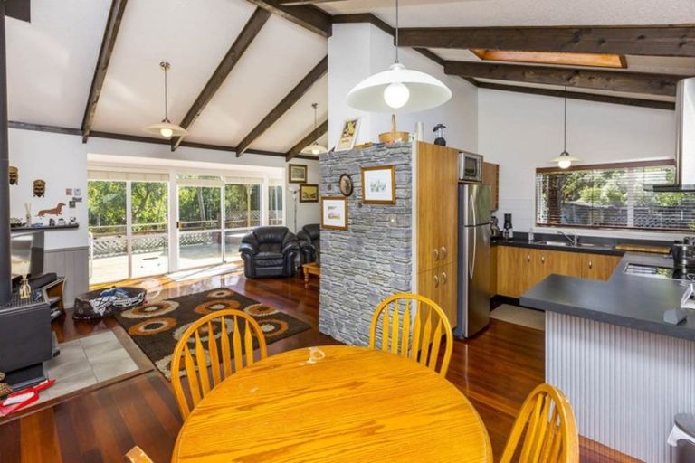 Photo of property in 196 Katherine Mansfield Drive, Whitemans Valley, Upper Hutt, 5371