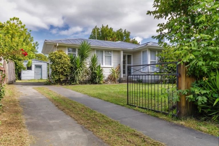 Photo of property in 74 Lipscombe Crescent, Havelock North, 4130