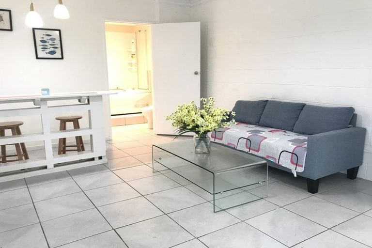 Photo of property in 77 Carlisle Road, Torbay, Auckland, 0632