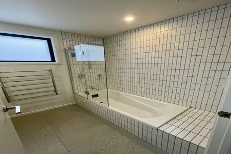 Photo of property in 15a Cuba Street, Petone, Lower Hutt, 5012