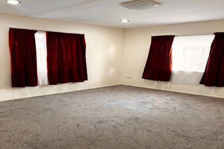 Photo of property in 38 Kenderdine Road, Papatoetoe, Auckland, 2025