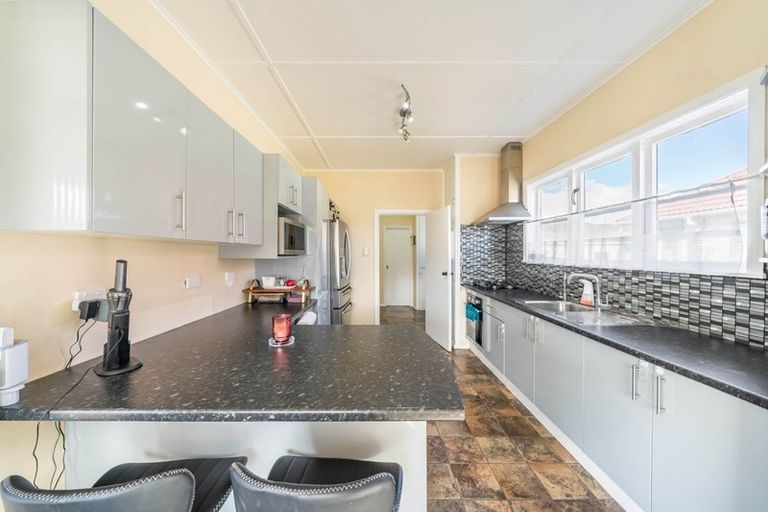 Photo of property in 68 Churton Crescent, Taita, Lower Hutt, 5011