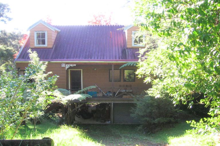 Photo of property in 140 Laingholm Drive, Laingholm, Auckland, 0604