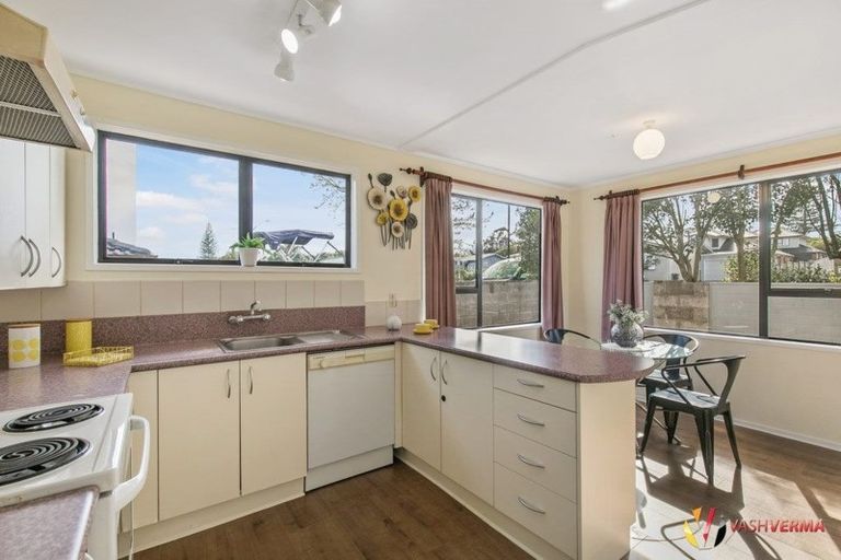 Photo of property in 1/53 Great South Road, Takanini, 2112