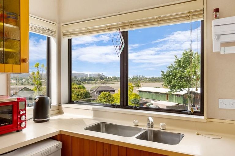 Photo of property in 28 Maori Hut Road, Red Beach, 0932