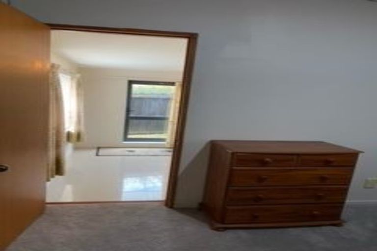 Photo of property in 1/18 Kenwick Place, Burswood, Auckland, 2013