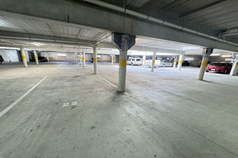 Photo of property in 2/11 Carlos Drive, Flat Bush, Auckland, 2016