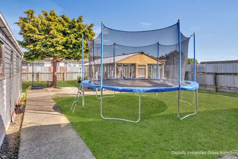 Photo of property in 19 Railway Esplanade, East Gore, Gore, 9710