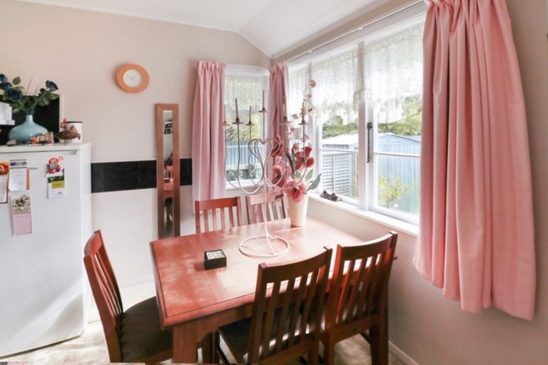 Photo of property in 40 Cole Street, Dannevirke, 4930