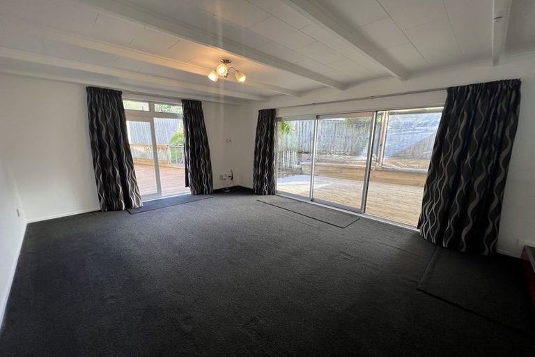 Photo of property in 25 Crompton Road, Massey, Auckland, 0614