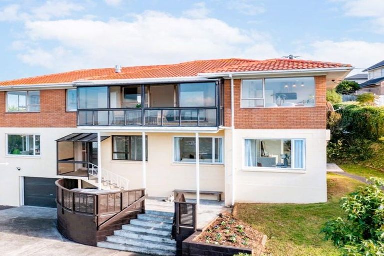 Photo of property in 611b Glenfield Road, Totara Vale, Auckland, 0629