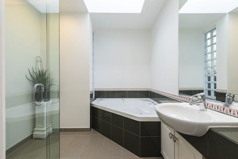 Photo of property in 36 Jacksons Road, Merivale, Christchurch, 8014