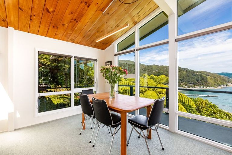 Photo of property in 42 Ferry Road, Days Bay, Lower Hutt, 5013