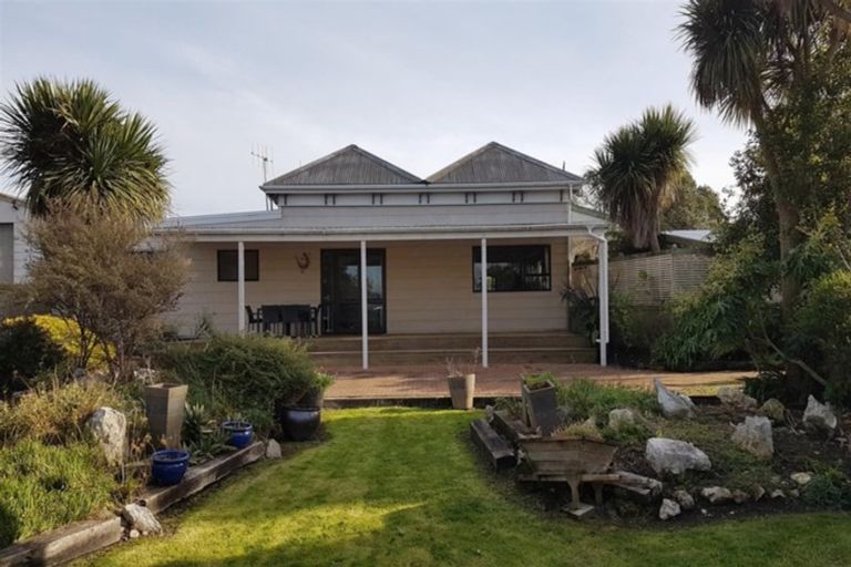 Photo of property in 4 Watson Street, Westport, 7825