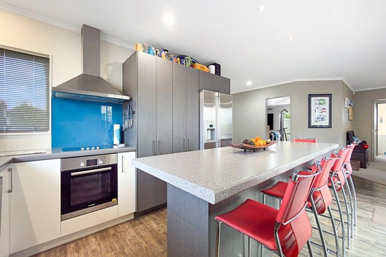 Photo of property in 10 Whiritoa Beach Road, Whiritoa, Whangamata, 3691