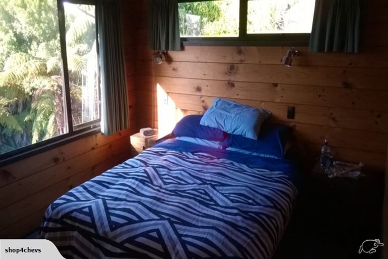 Photo of property in 13 Lindaver Grove, Merrilands, New Plymouth, 4312