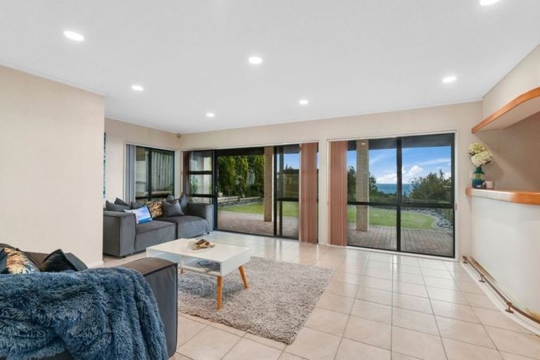 Photo of property in 18 Savoy Road, Orewa, 0931