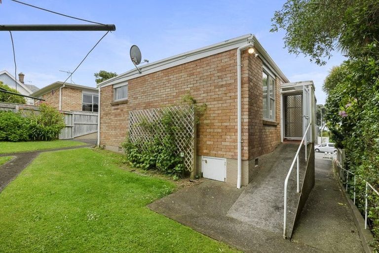 Photo of property in 410b Devon Street East, Strandon, New Plymouth, 4312