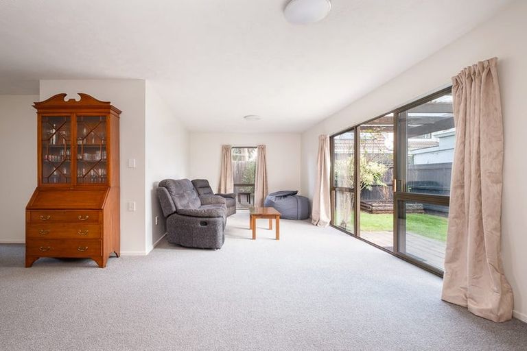 Photo of property in 2/112a Poulson Street, Addington, Christchurch, 8024