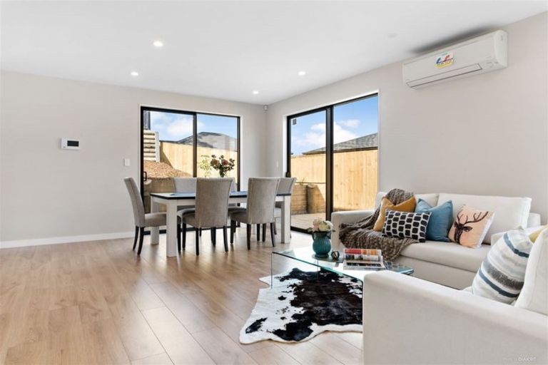 Photo of property in 4 Barrique Road, Kumeu, 0810