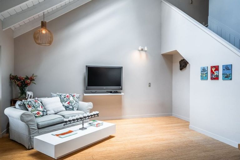 Photo of property in 1/91 Princes Street, Northcote Point, Auckland, 0627