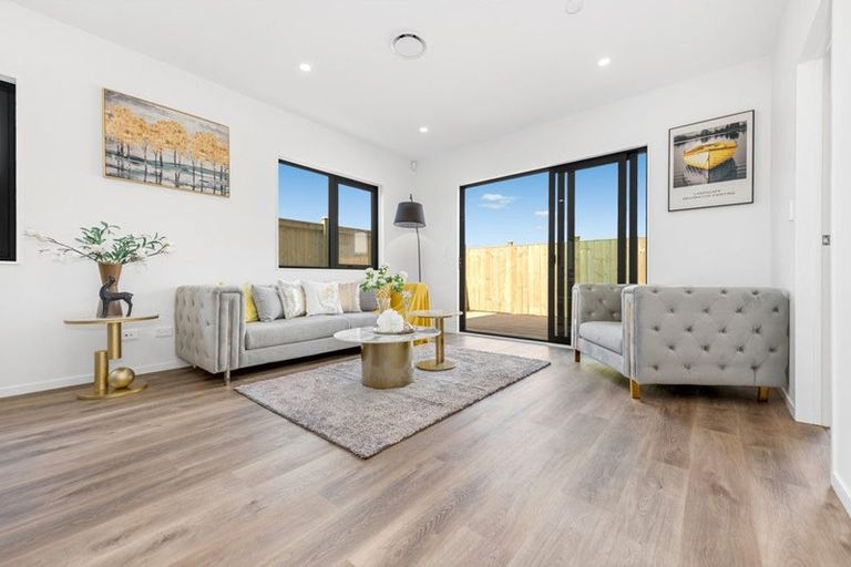 Photo of property in 4 Ngakau Road, Karaka, 2113