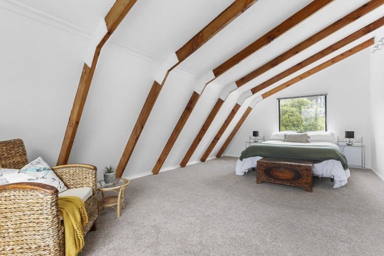 Photo of property in 2/13 Garadice Road, Rothesay Bay, Auckland, 0630