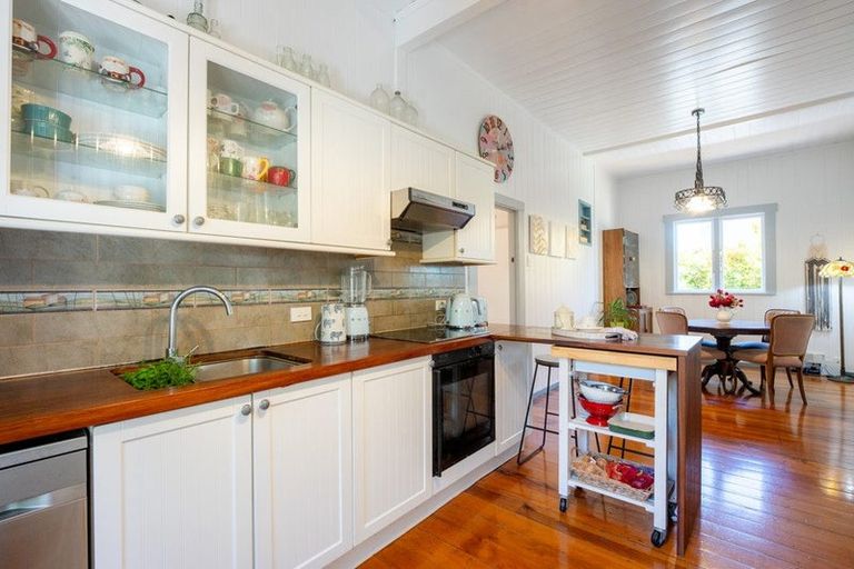 Photo of property in 15 Kowhai Road, Mairangi Bay, Auckland, 0630